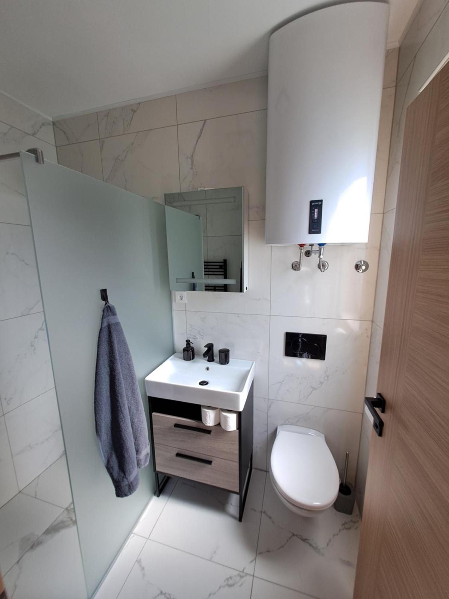 Bella Apartment Zirovnica Buitenkant foto
