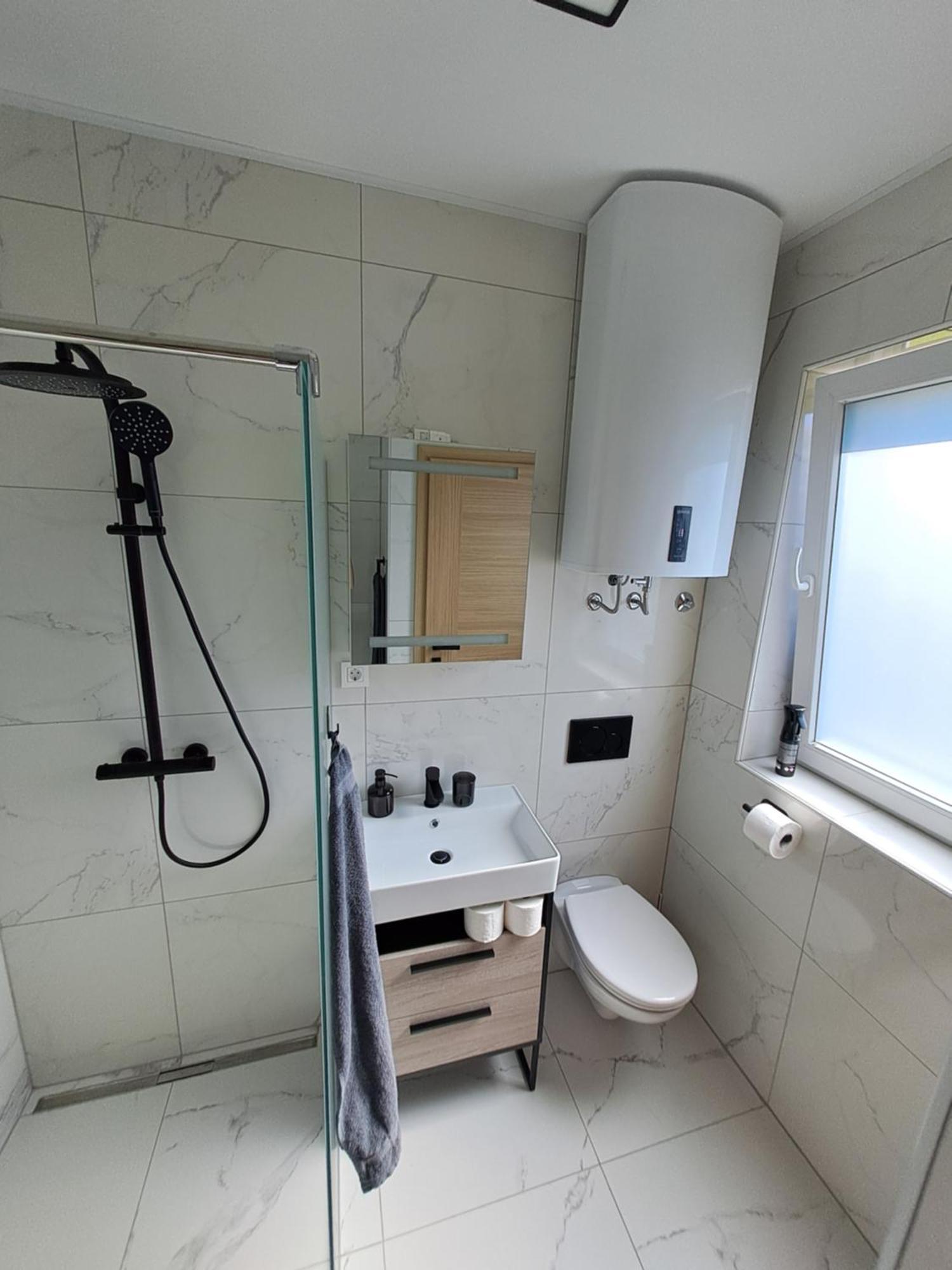 Bella Apartment Zirovnica Buitenkant foto