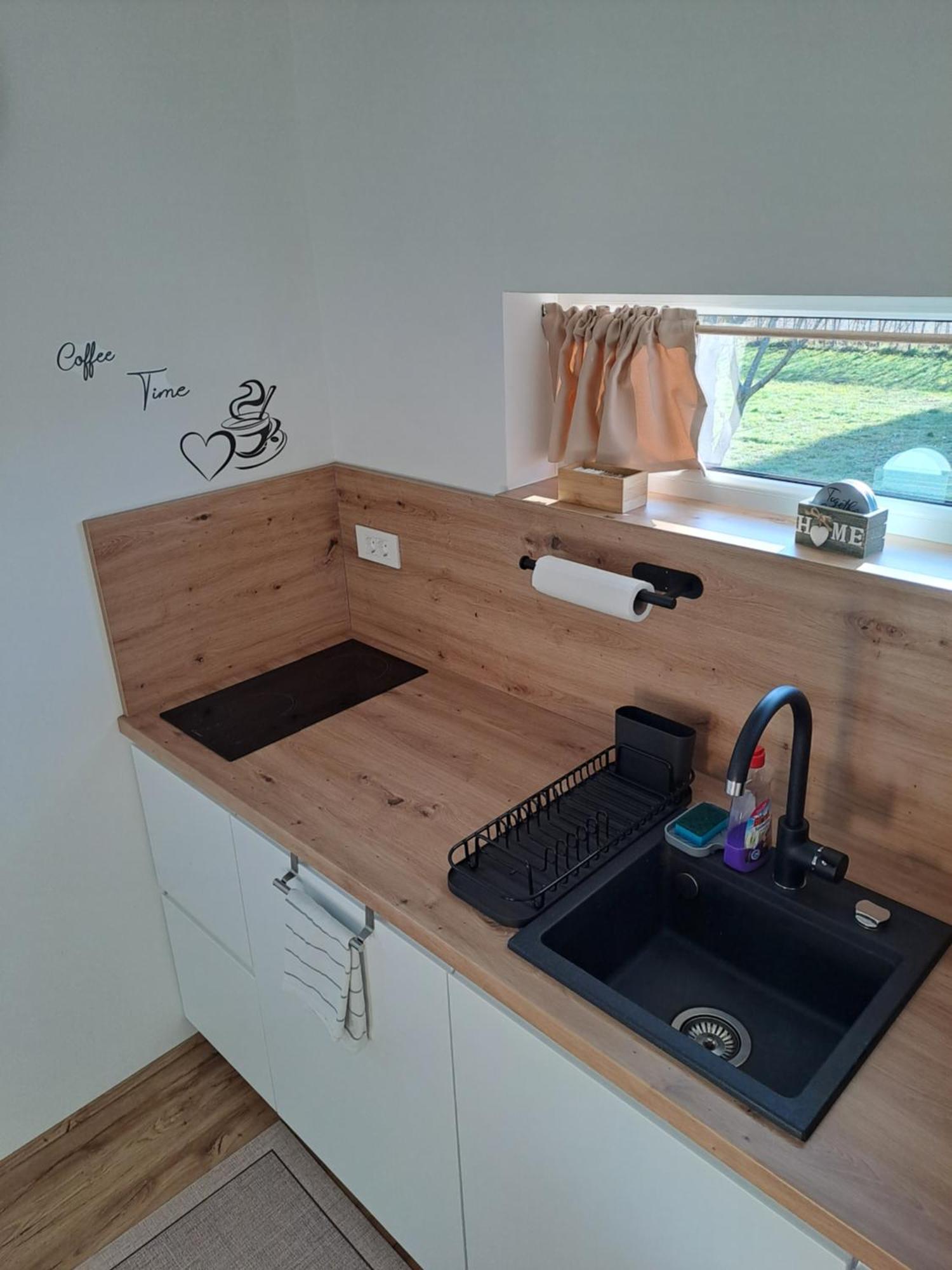 Bella Apartment Zirovnica Buitenkant foto