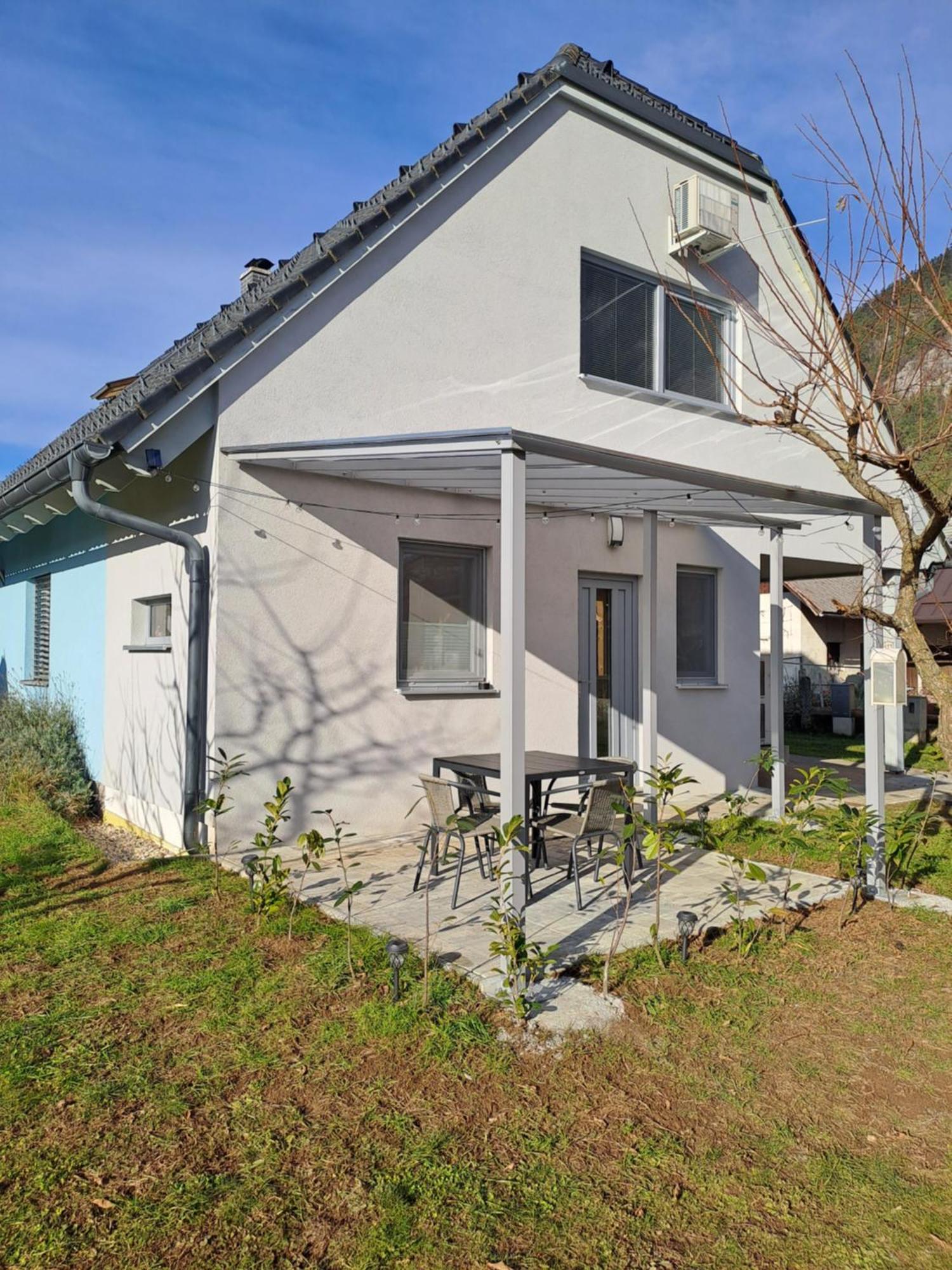 Bella Apartment Zirovnica Buitenkant foto